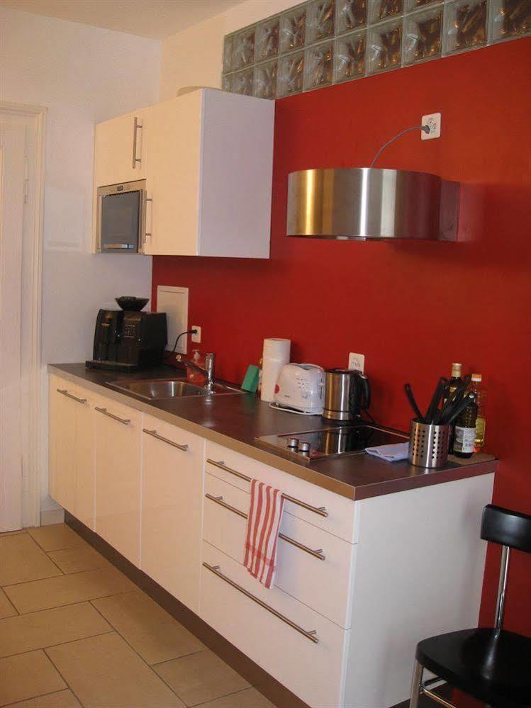 Unique Serviced Living @ Airport Line Basel Exteriör bild