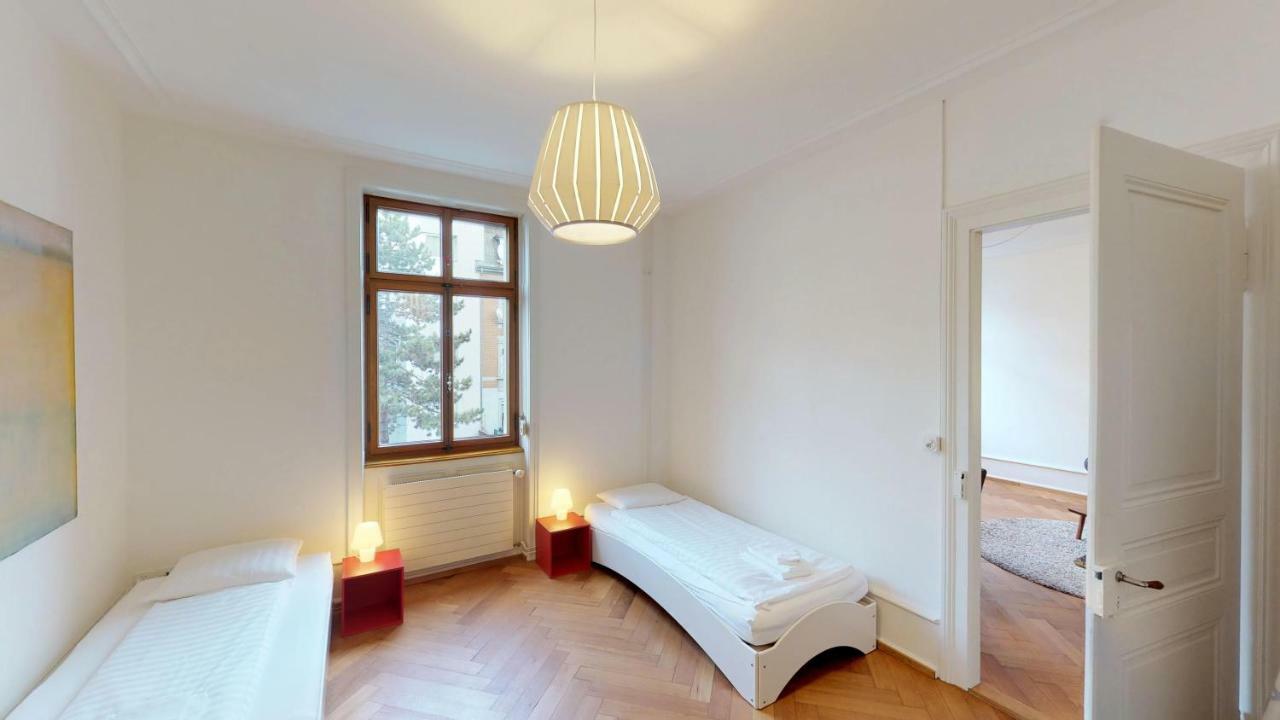 Unique Serviced Living @ Airport Line Basel Exteriör bild
