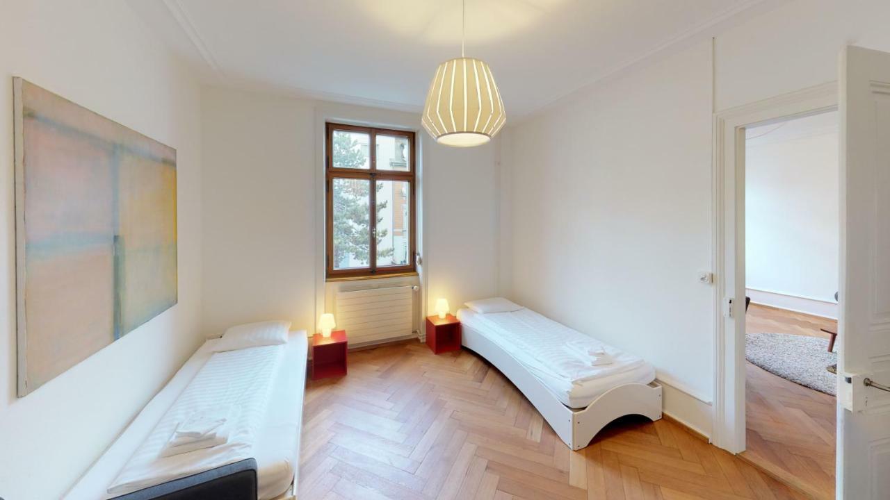 Unique Serviced Living @ Airport Line Basel Exteriör bild
